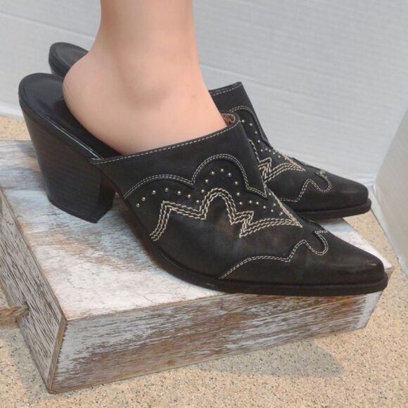 👍 Western Mules.      A4 - Picture 1 of 6